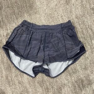 Lululemon Hotty Hot 2.5 inch short
